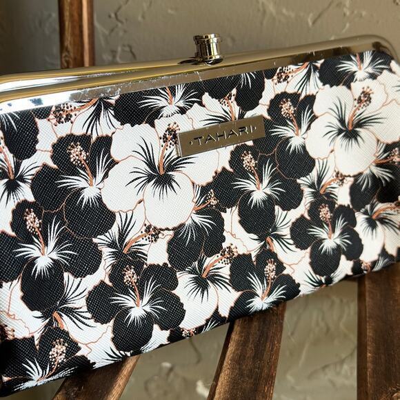Tahari Floral snap and open wallet‎ magnetic closure - Picture 2 of 7